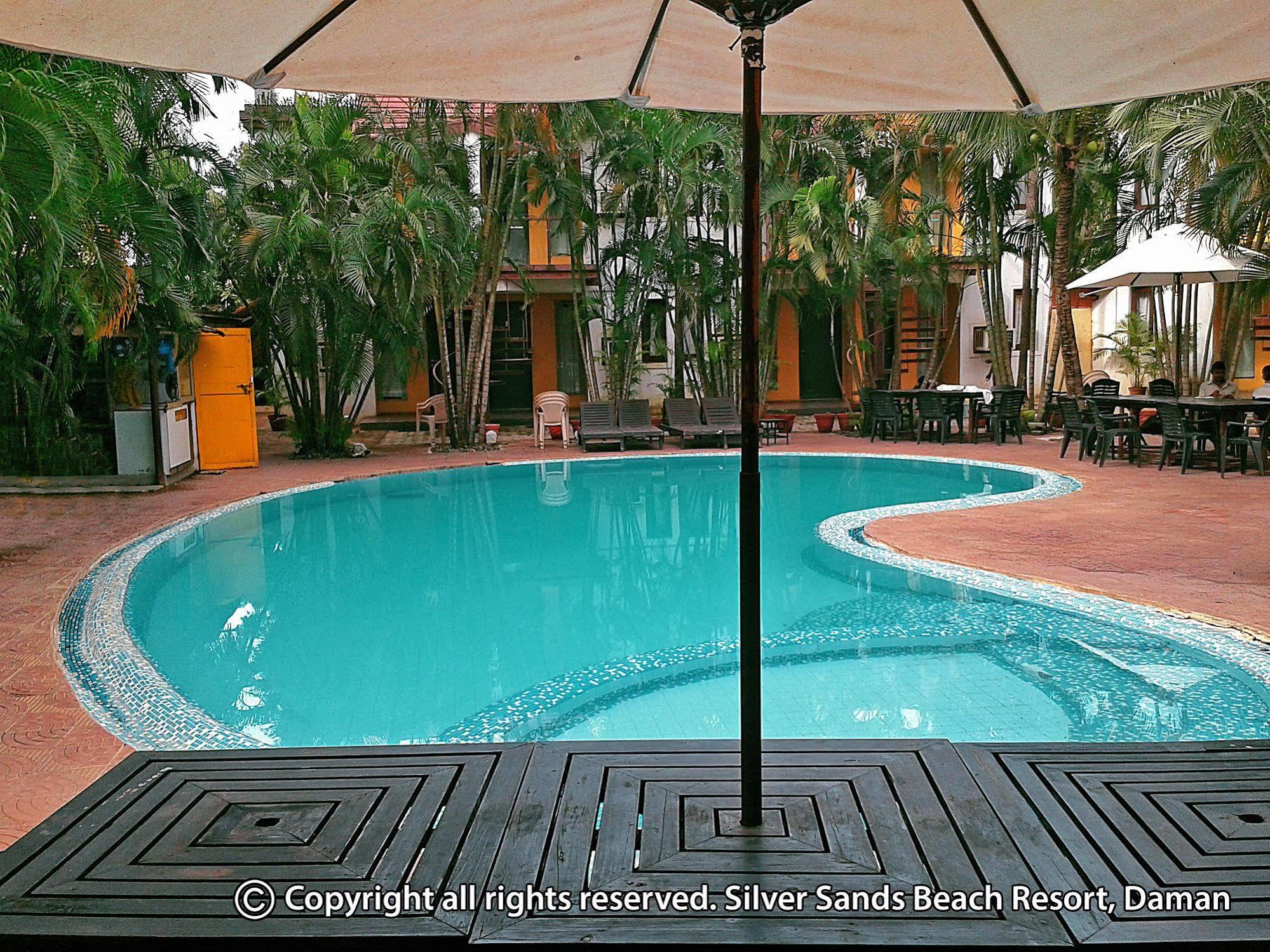Silver Sands Beach Resort Даман Екстер'єр фото