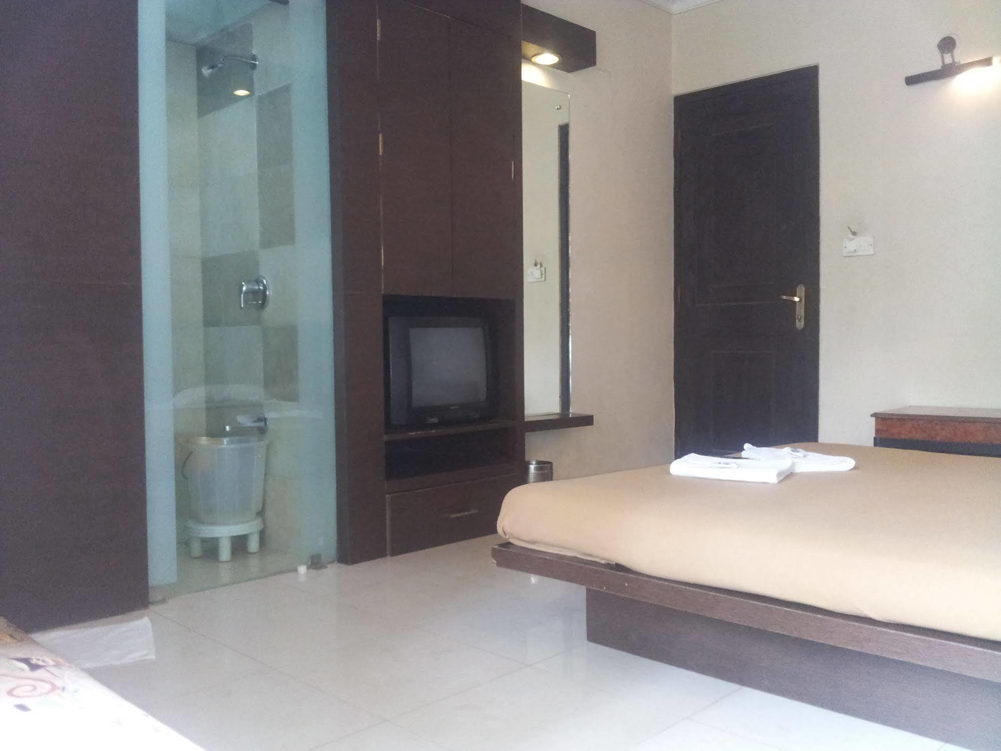 Silver Sands Beach Resort Даман Екстер'єр фото